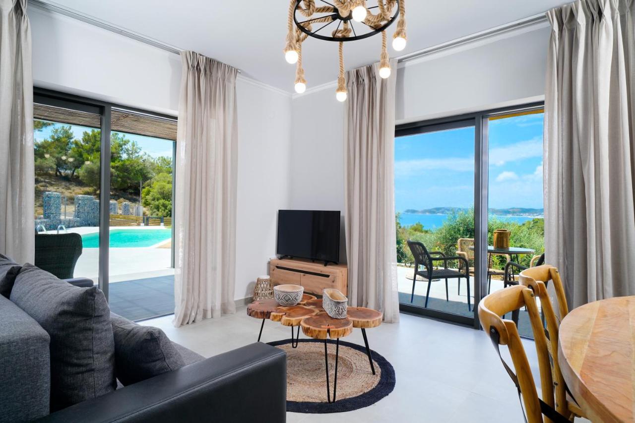 Videre Luxury Suites 포토스 외부 사진