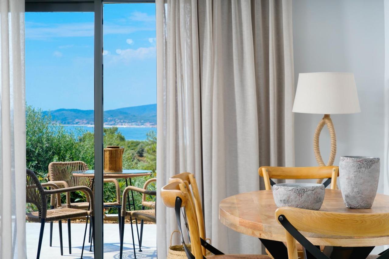 Videre Luxury Suites 포토스 외부 사진